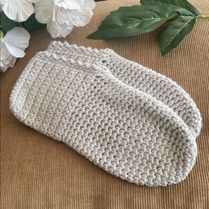 Handmade Gray Crochet Slippers • Size 5-6 • Unisex • New